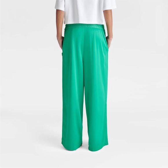 KBB by KAHLANA Women's Mid-Rise Straight Leg 'The Convertible Track Pant' - - Picture 2 of 3